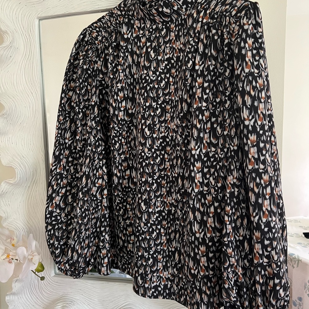 Express Ballon Sleeve Shirt